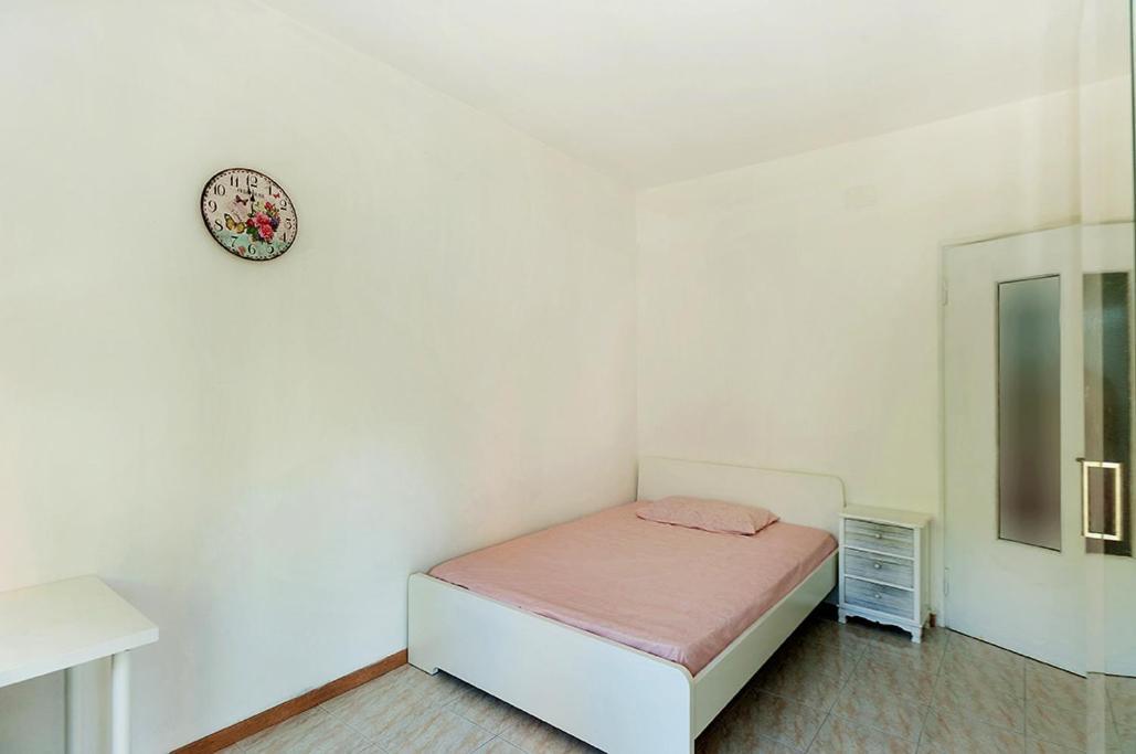 Private Room For Girls Болонья Екстер'єр фото