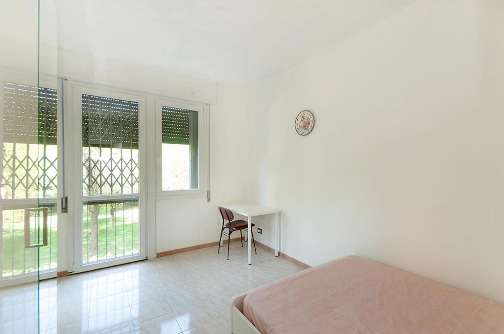 Private Room For Girls Болонья Екстер'єр фото