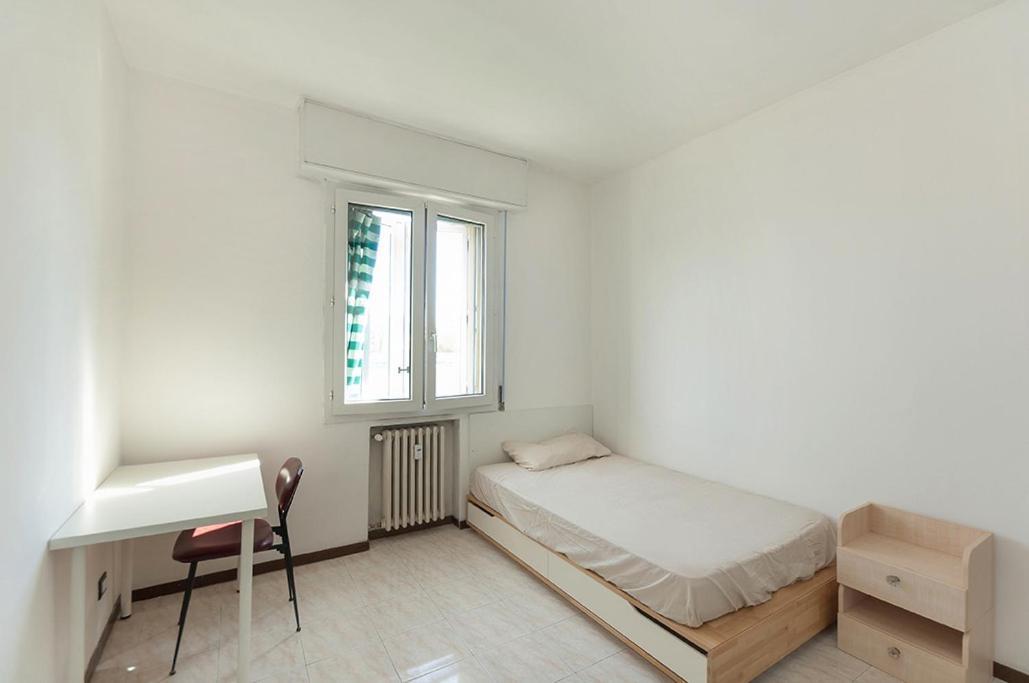 Private Room For Girls Болонья Екстер'єр фото
