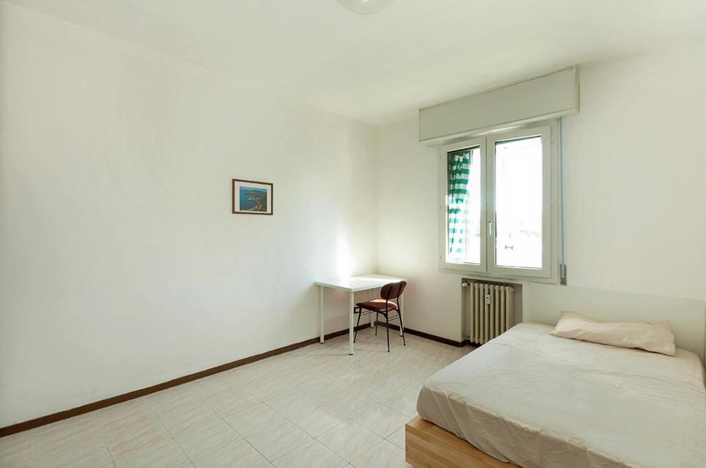 Private Room For Girls Болонья Екстер'єр фото